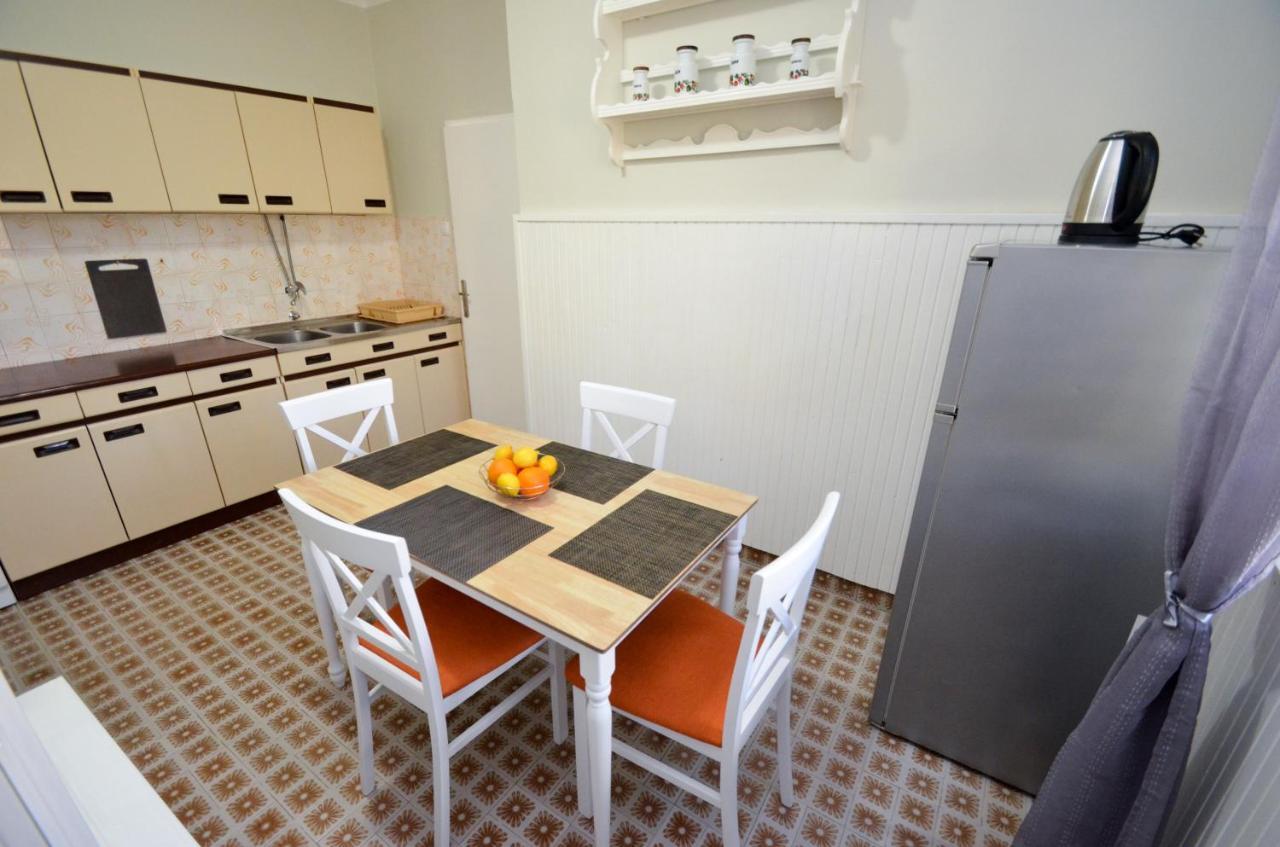Red House Apartment Kotor Zewnętrze zdjęcie