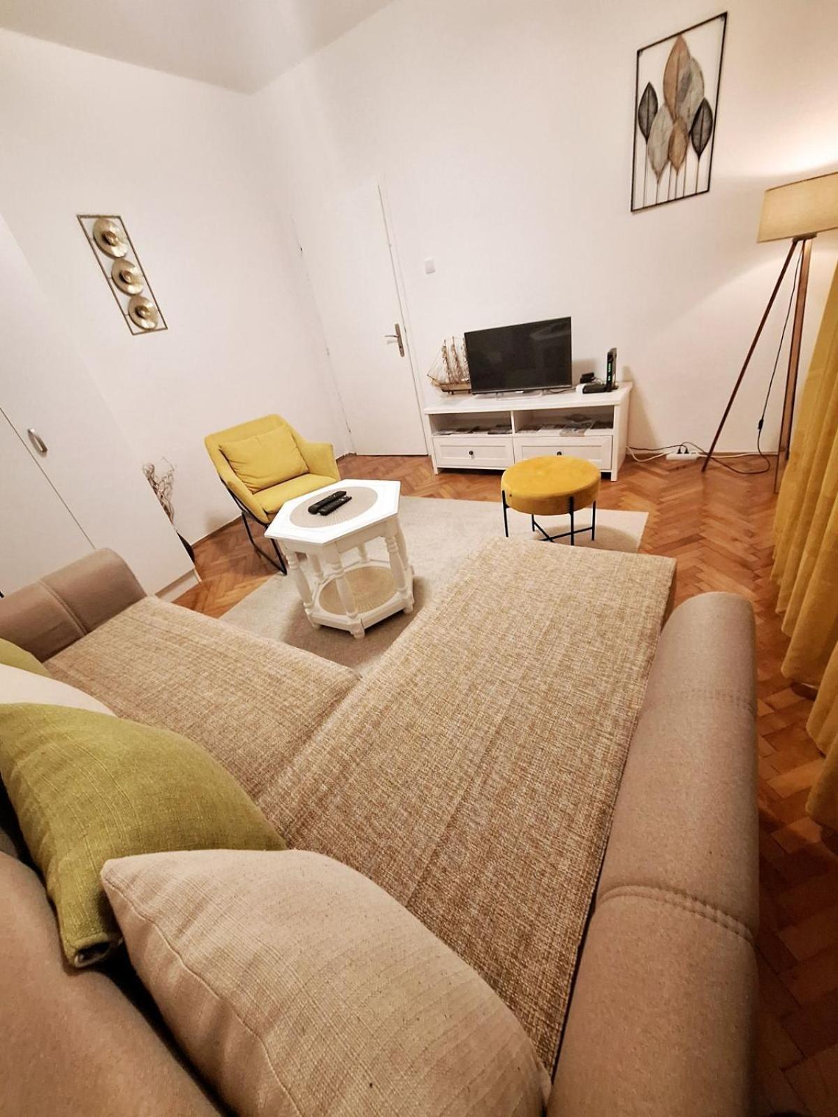 Red House Apartment Kotor Zewnętrze zdjęcie