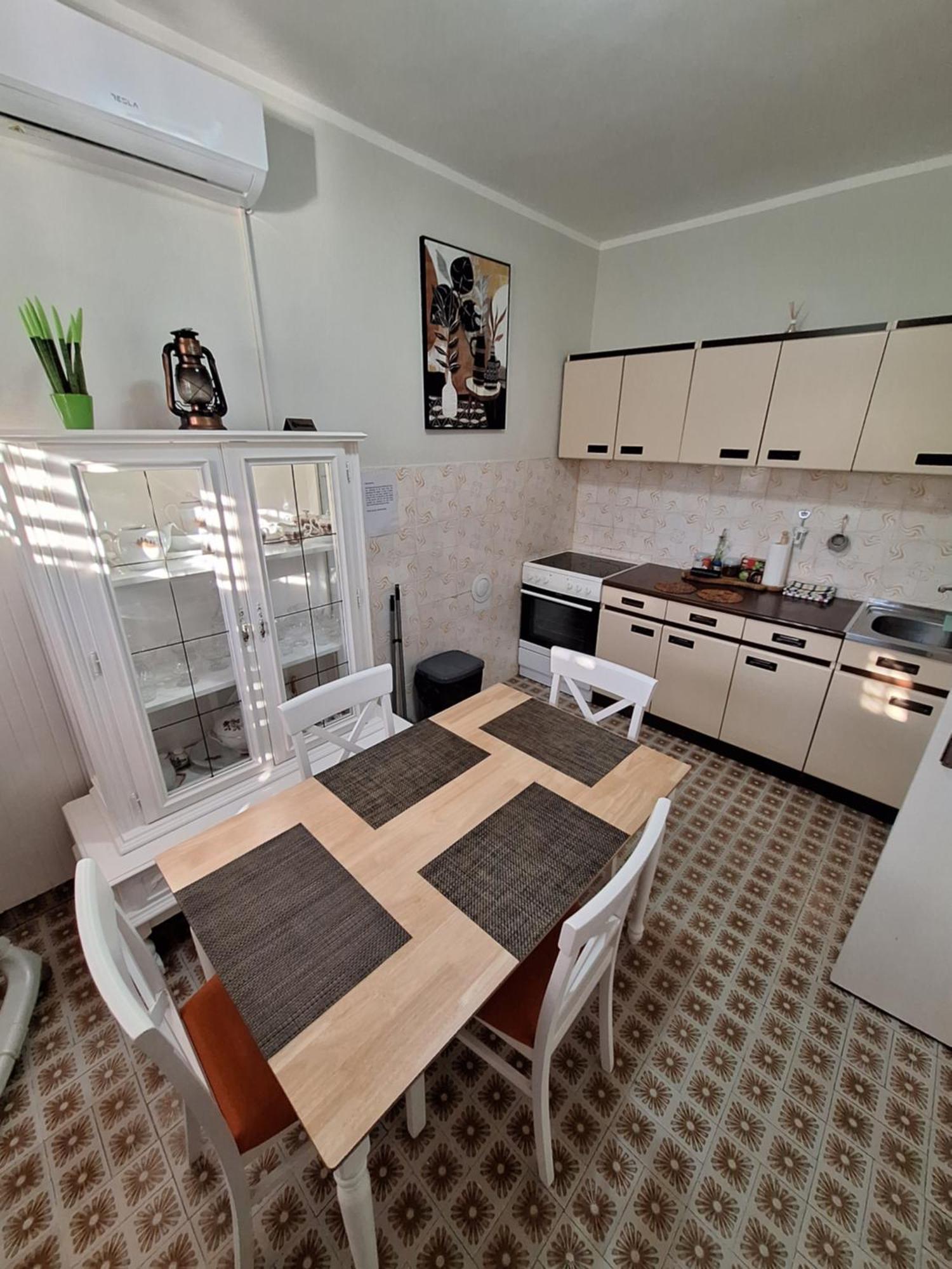 Red House Apartment Kotor Zewnętrze zdjęcie